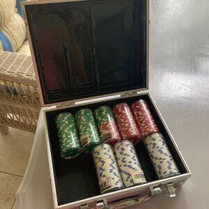 Professional  POKER CHIPS 200 With Metal Case